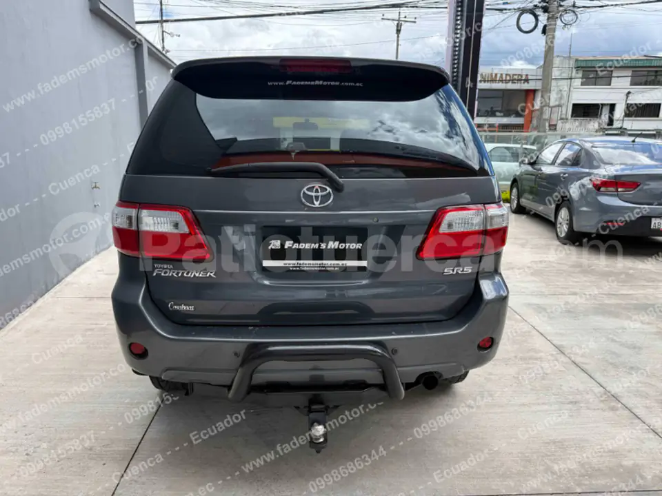 Foto 7 de Toyota AWT FORTUNER