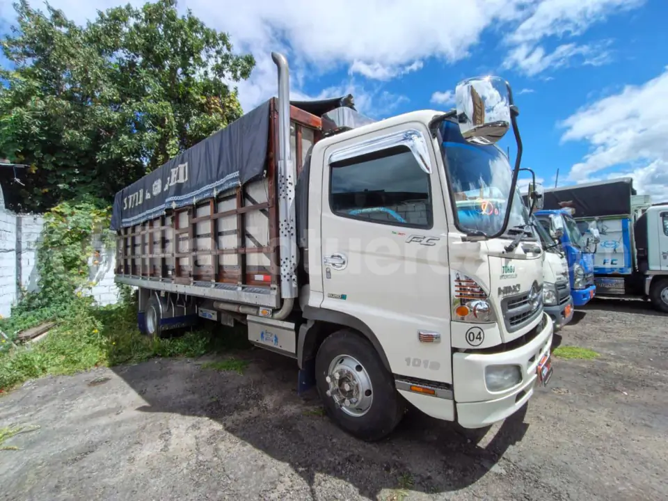 Foto 2 de Hino FC9JJSA