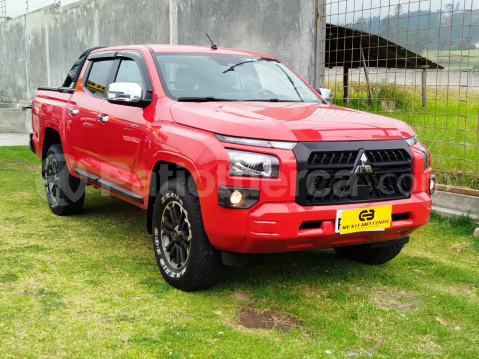 Foto 2 de Mitsubishi Triton GLX