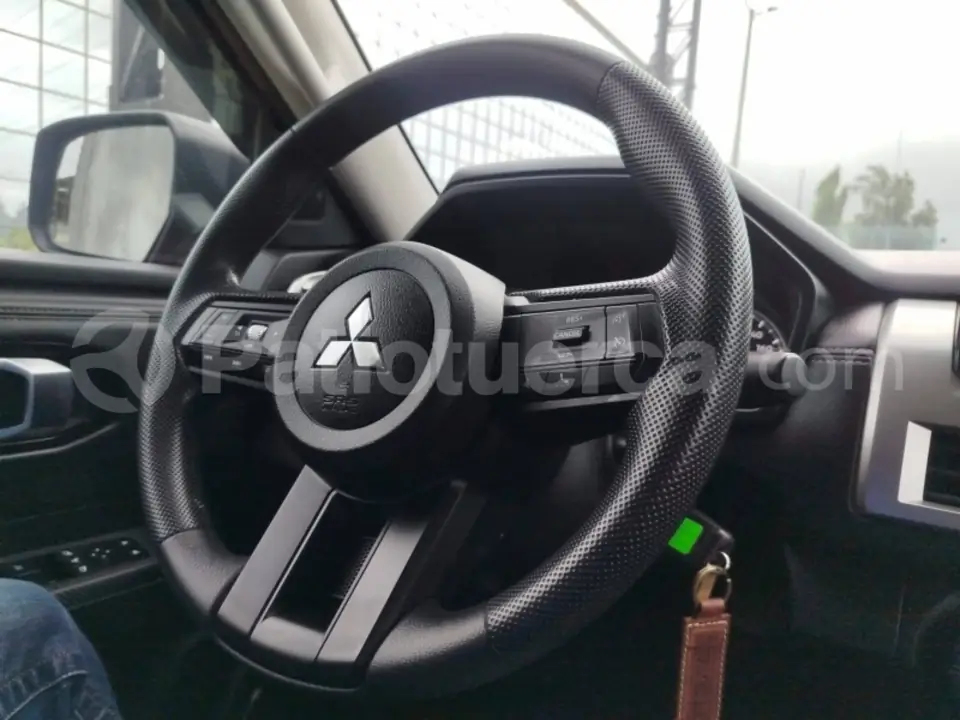 Foto 13 de Mitsubishi Triton GLX