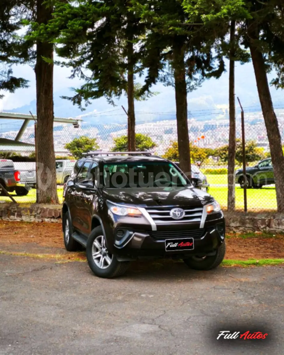 Foto 1 de Toyota New Fortuner