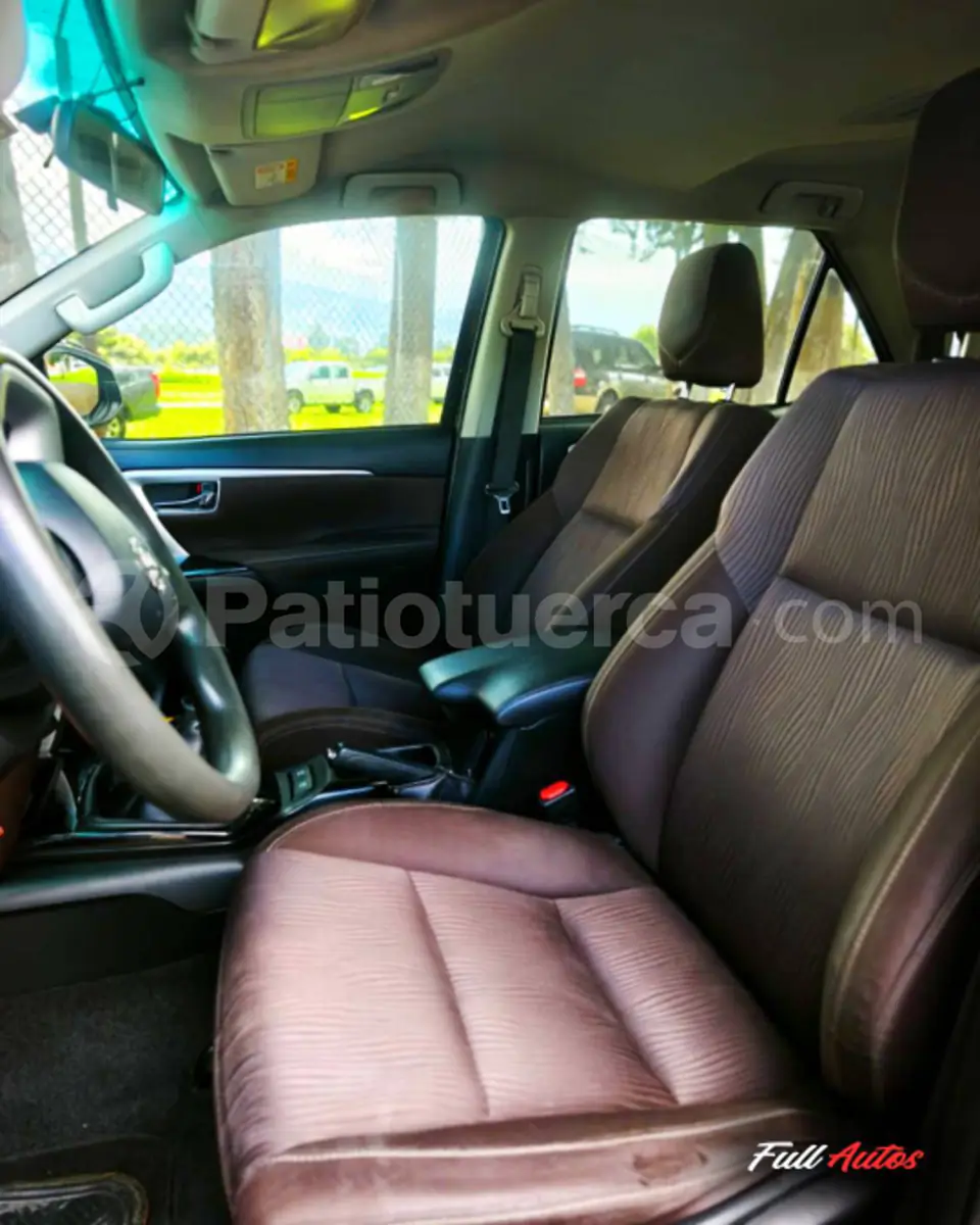 Foto 8 de Toyota New Fortuner