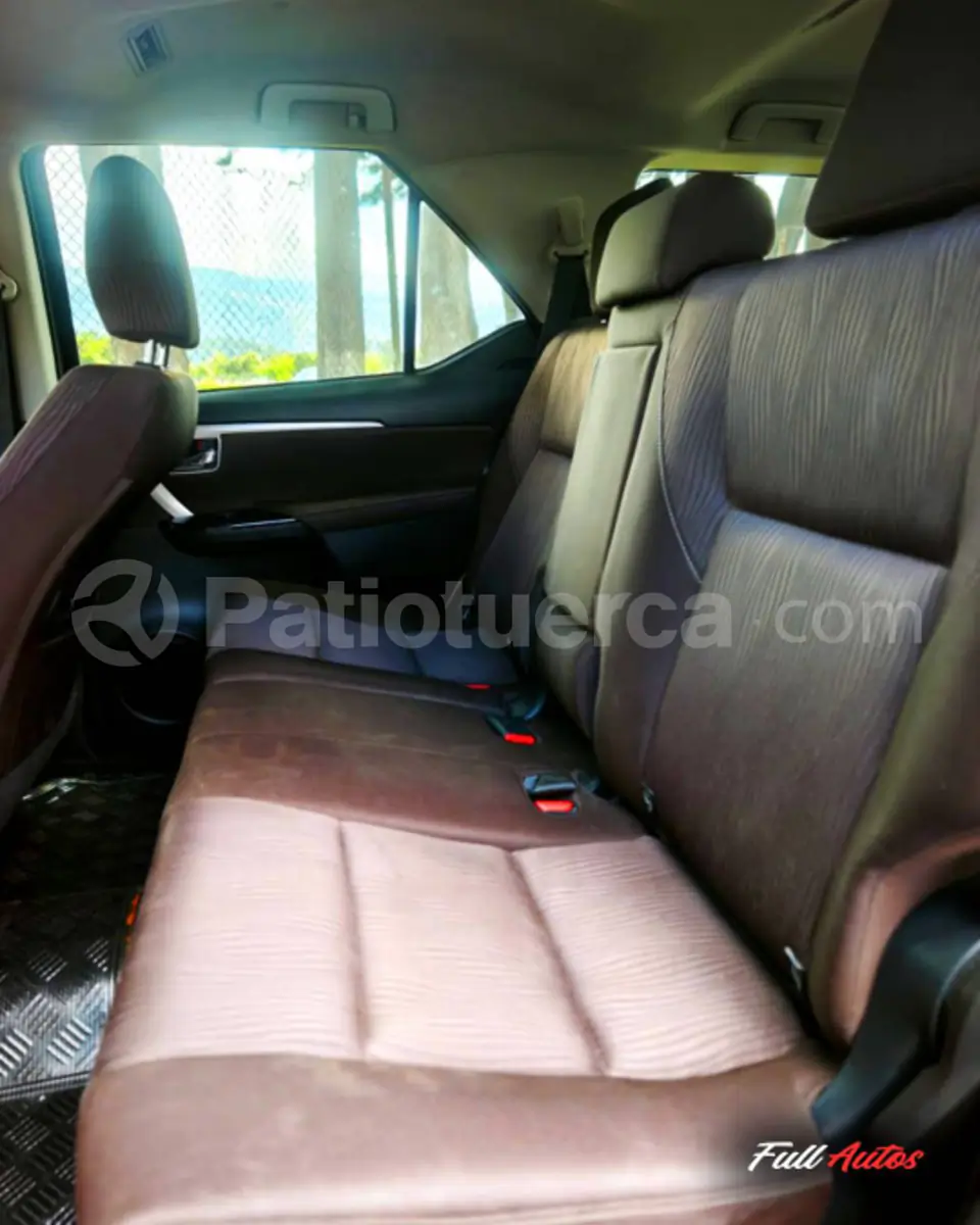 Foto 9 de Toyota New Fortuner