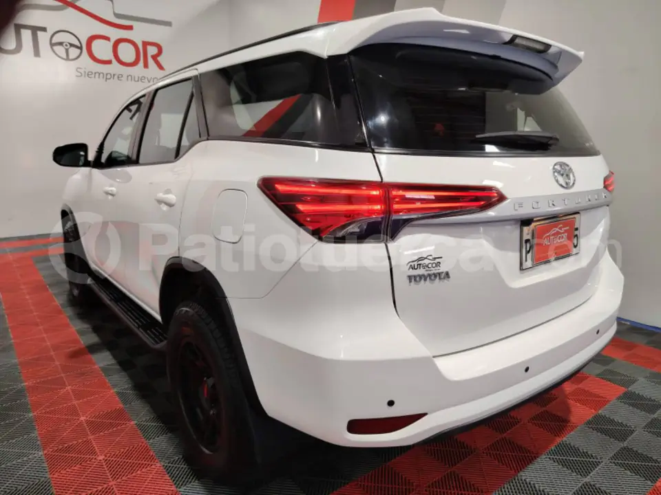 Foto 6 de Toyota New Fortuner
