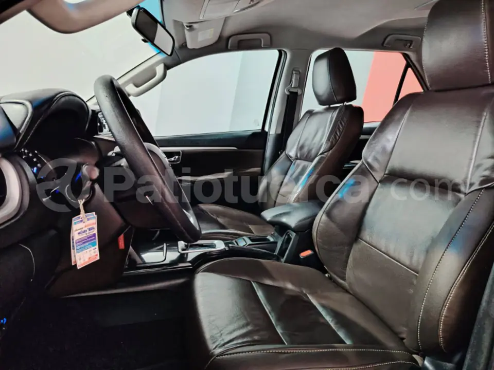 Foto 11 de Toyota New Fortuner