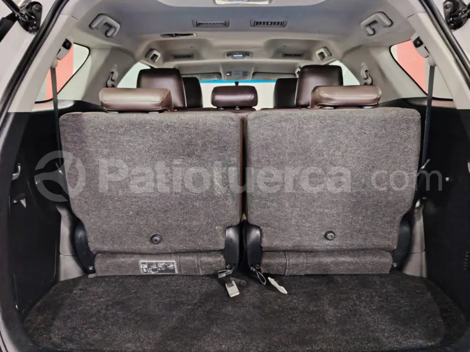 Foto 25 de Toyota New Fortuner