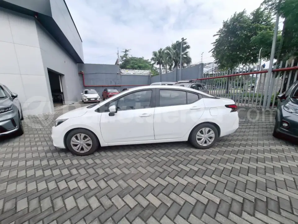 Foto 8 de Nissan Versa