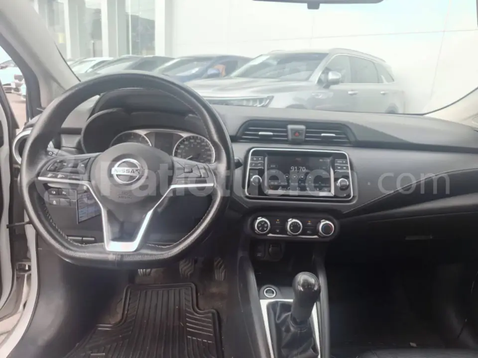 Foto 9 de Nissan Versa