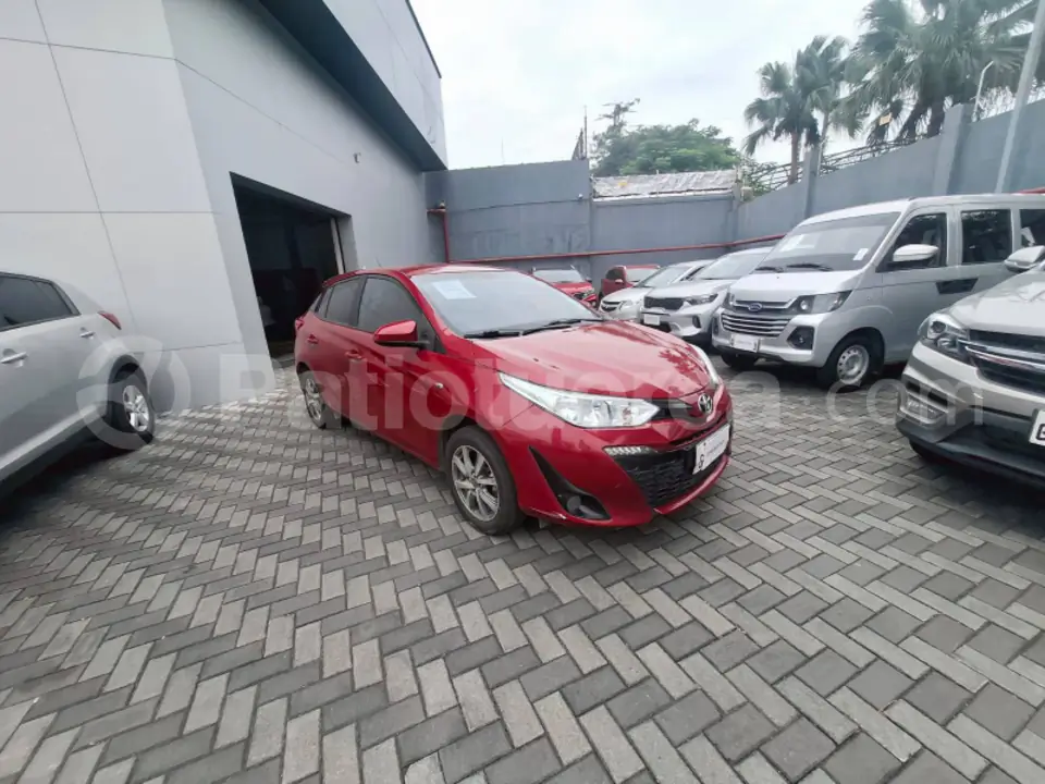 Foto 3 de Toyota Yaris HB