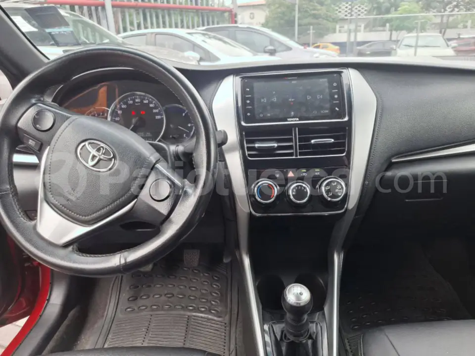 Foto 9 de Toyota Yaris HB