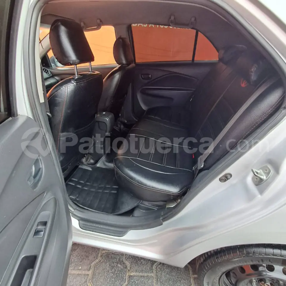 Foto 9 de Toyota Yaris