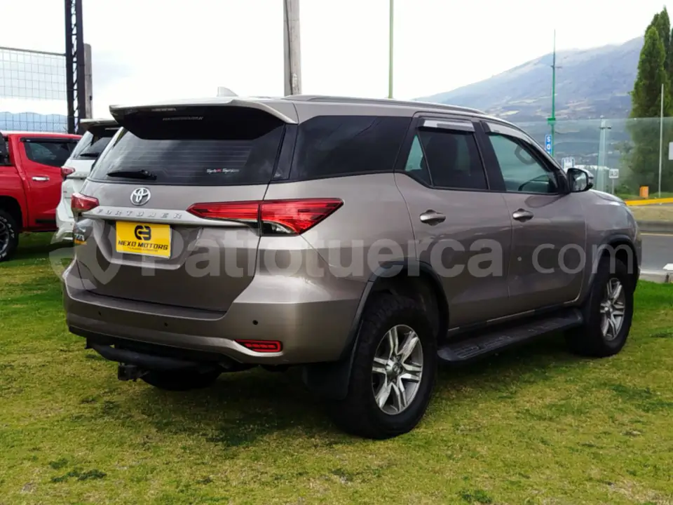 Foto 6 de Toyota New Fortuner