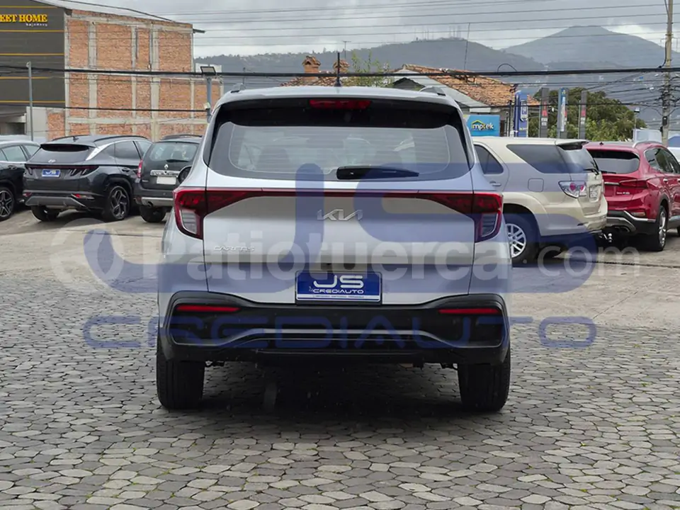 Foto 3 de Kia Carens Lx7