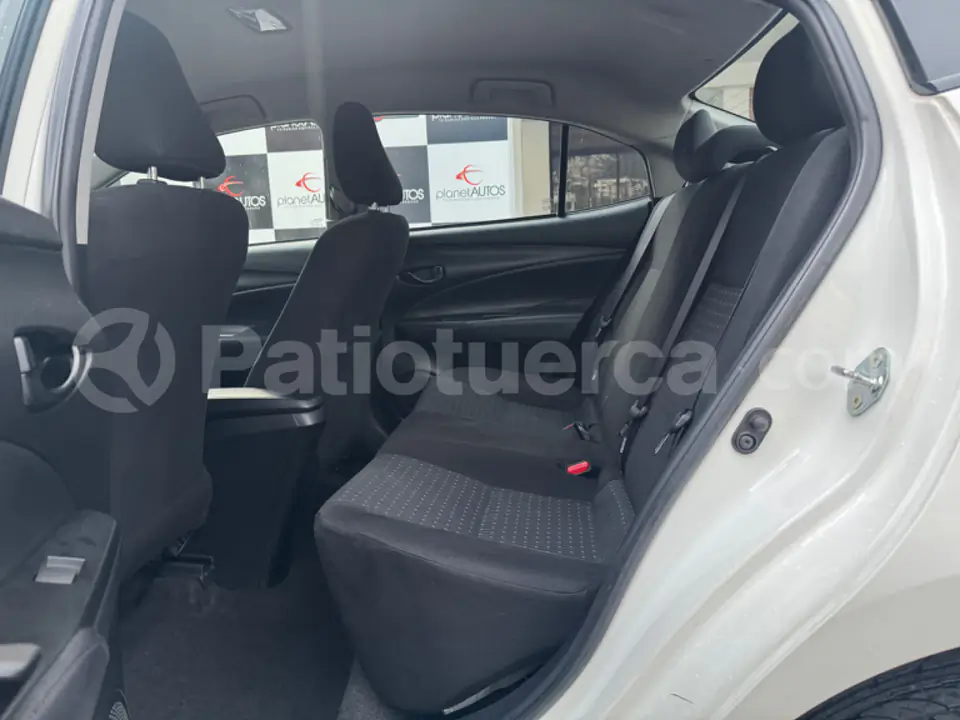 Foto 14 de Toyota Yaris