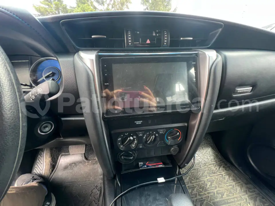 Foto 15 de Toyota Fortuner