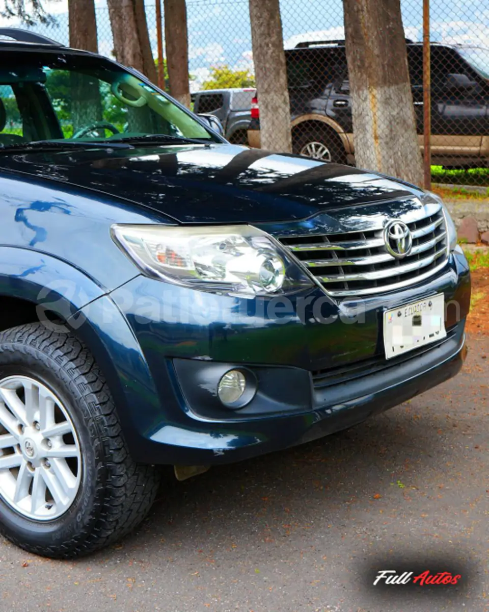 Foto 3 de Toyota Fortuner