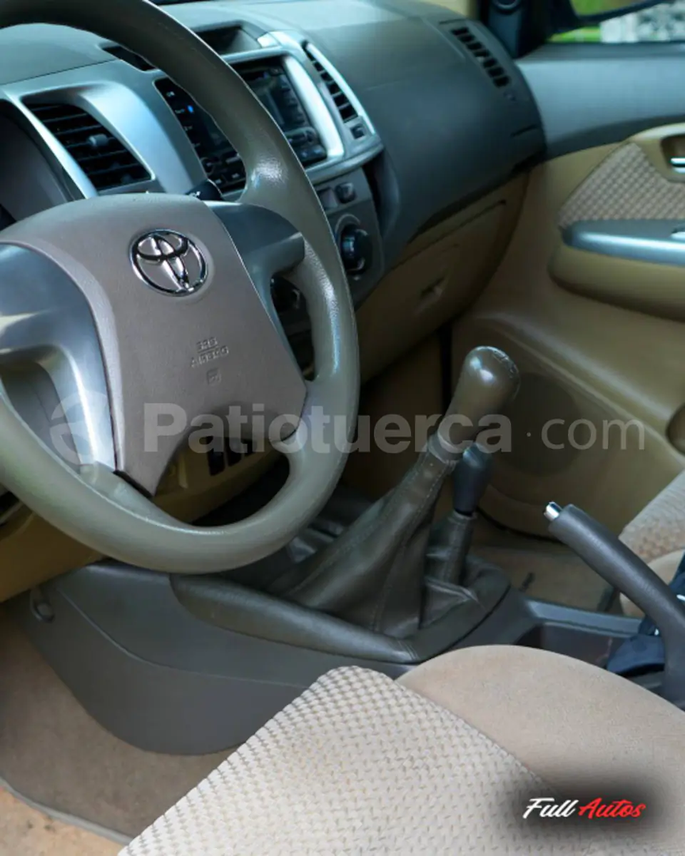 Foto 9 de Toyota Fortuner