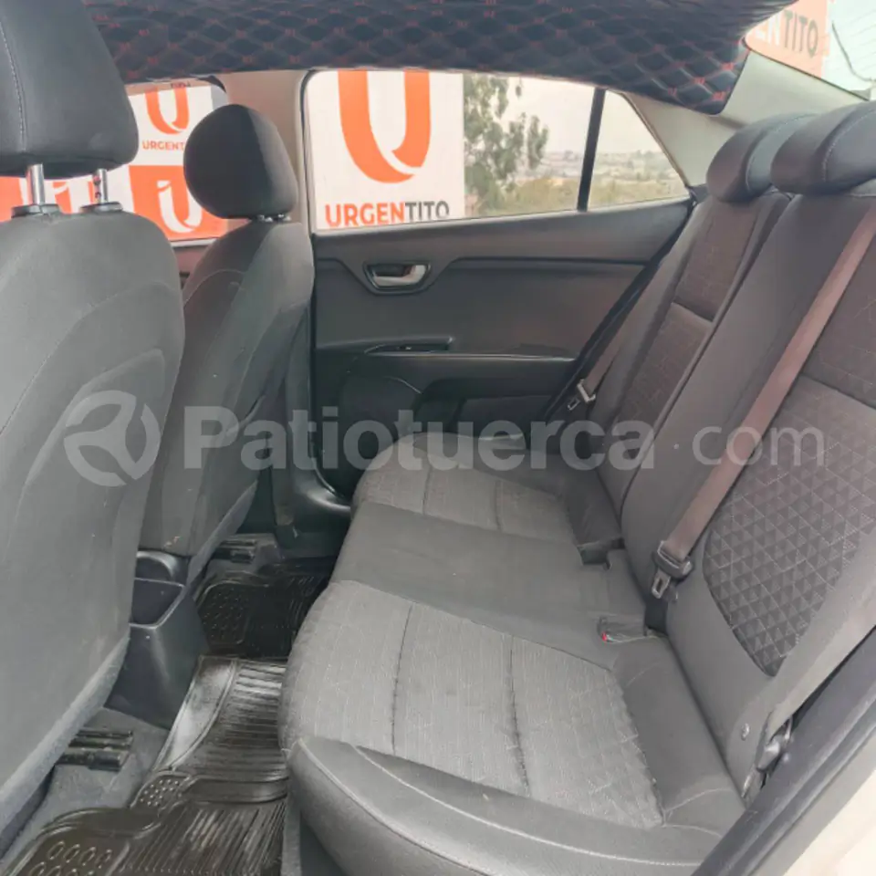 Foto 8 de Kia Rio LX AC