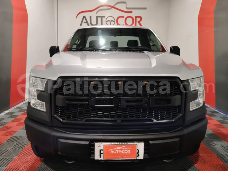 Foto 1 de Ford F150 DC 4X2