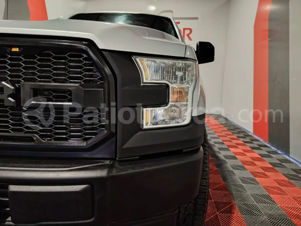 Foto 2 de Ford F150 DC 4X2