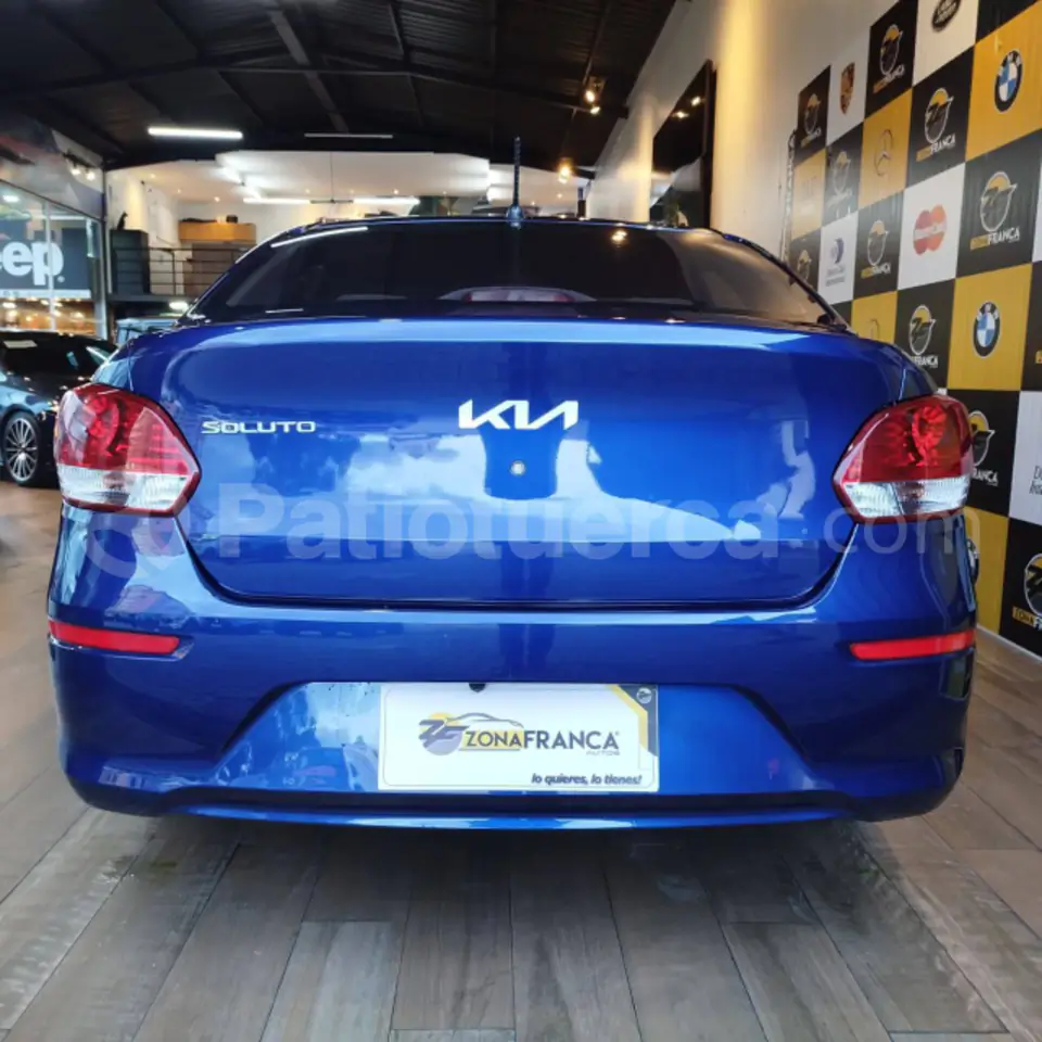 Foto 9 de Kia Soluto LX