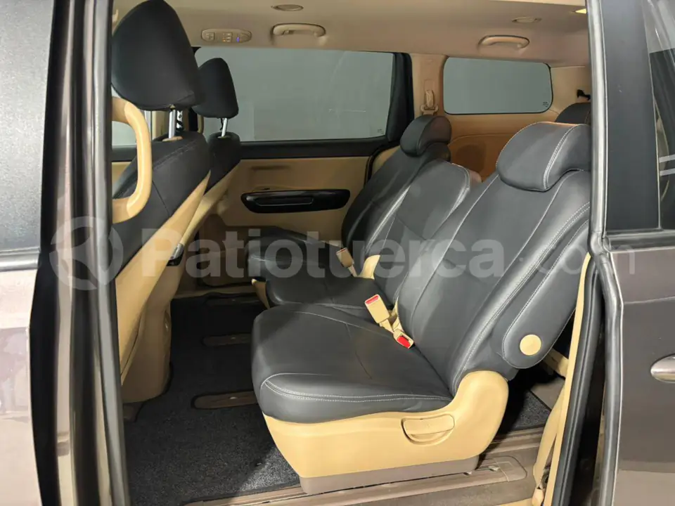 Foto 11 de Kia Carnival