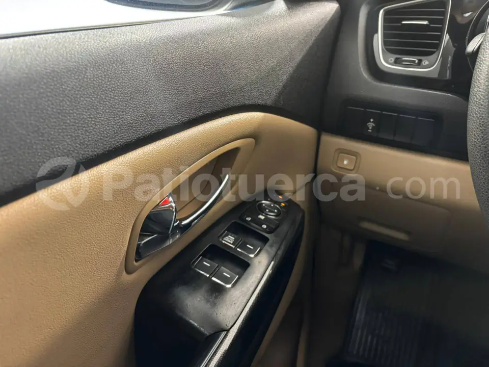 Foto 13 de Kia Carnival