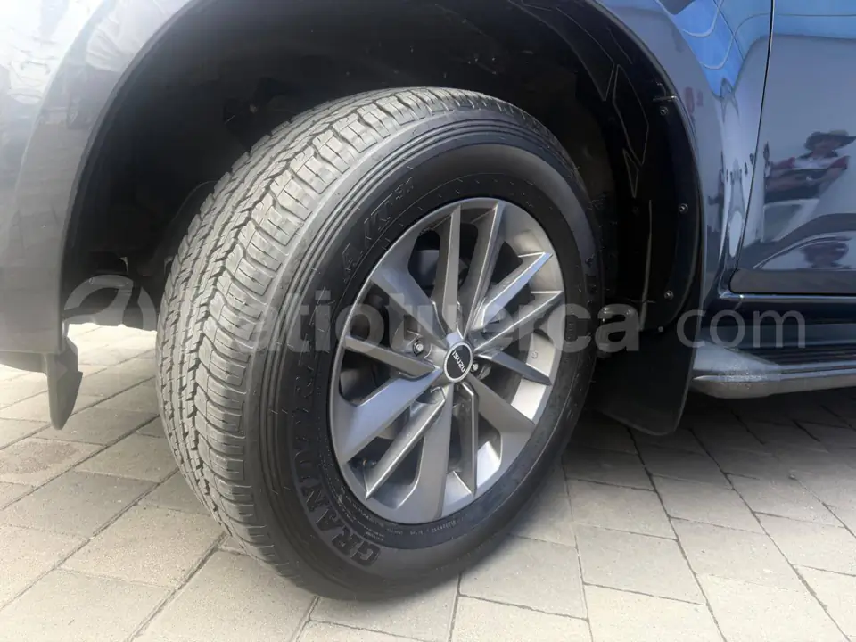 Foto 25 de Isuzu MU-X