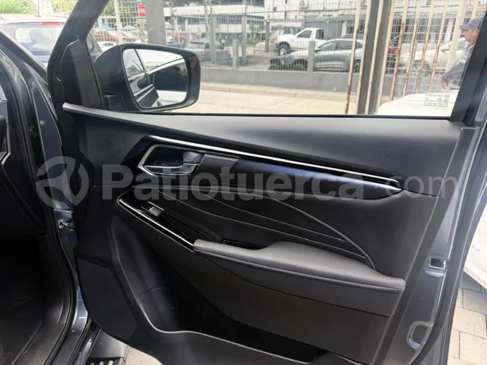 Foto 39 de Isuzu MU-X