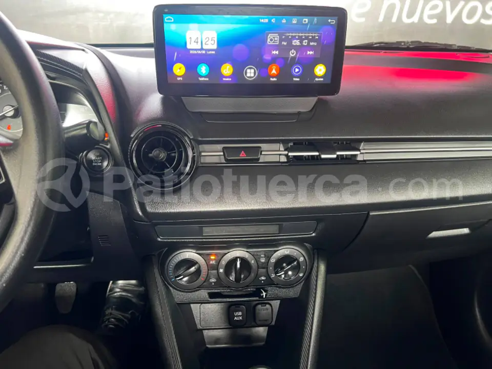 Foto 13 de Mazda 2 SDN CORE
