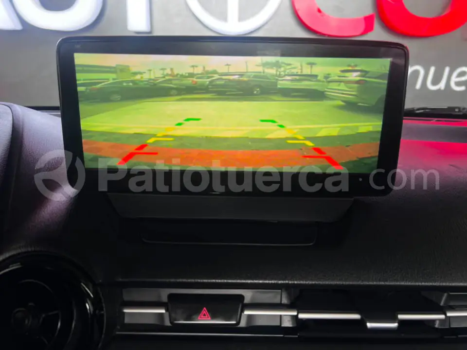 Foto 18 de Mazda 2 SDN CORE