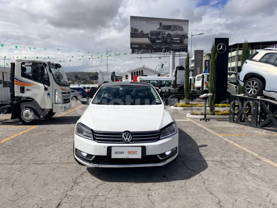Foto 2 de Volkswagen PASSAT ADVANCE