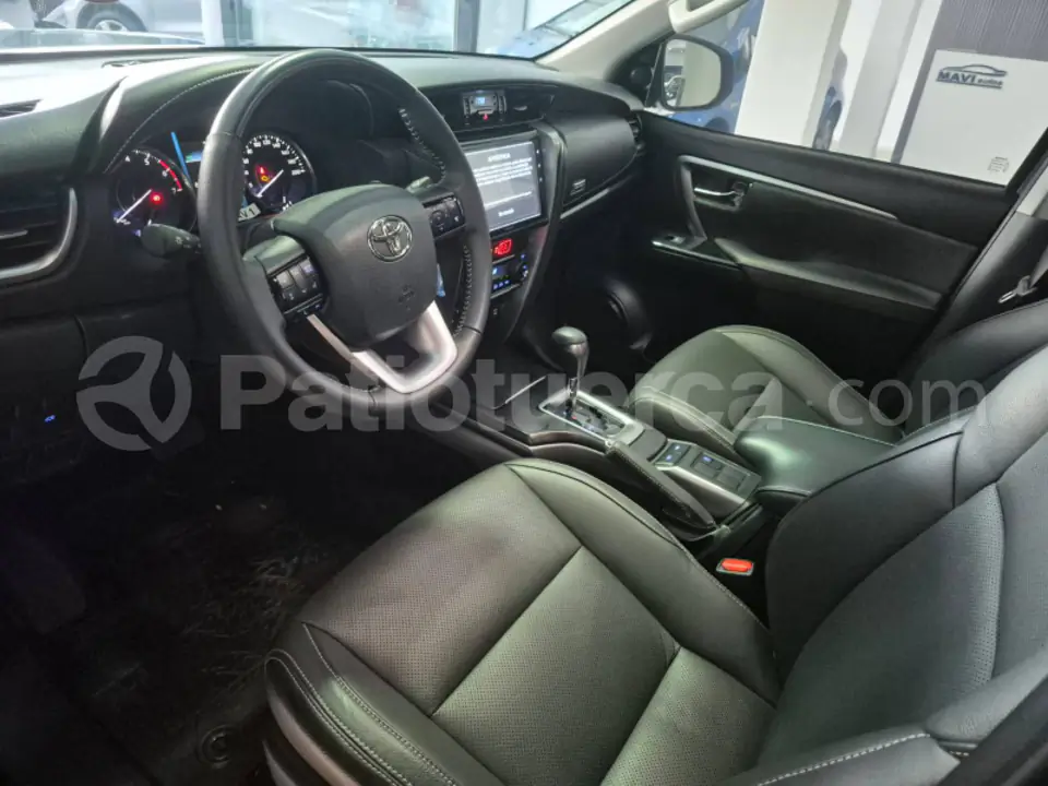Foto 6 de Toyota Fortuner 4.0