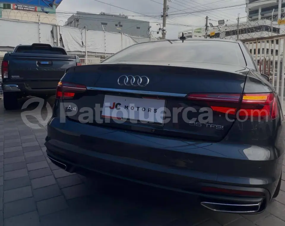 Foto 5 de Audi A4 TFS