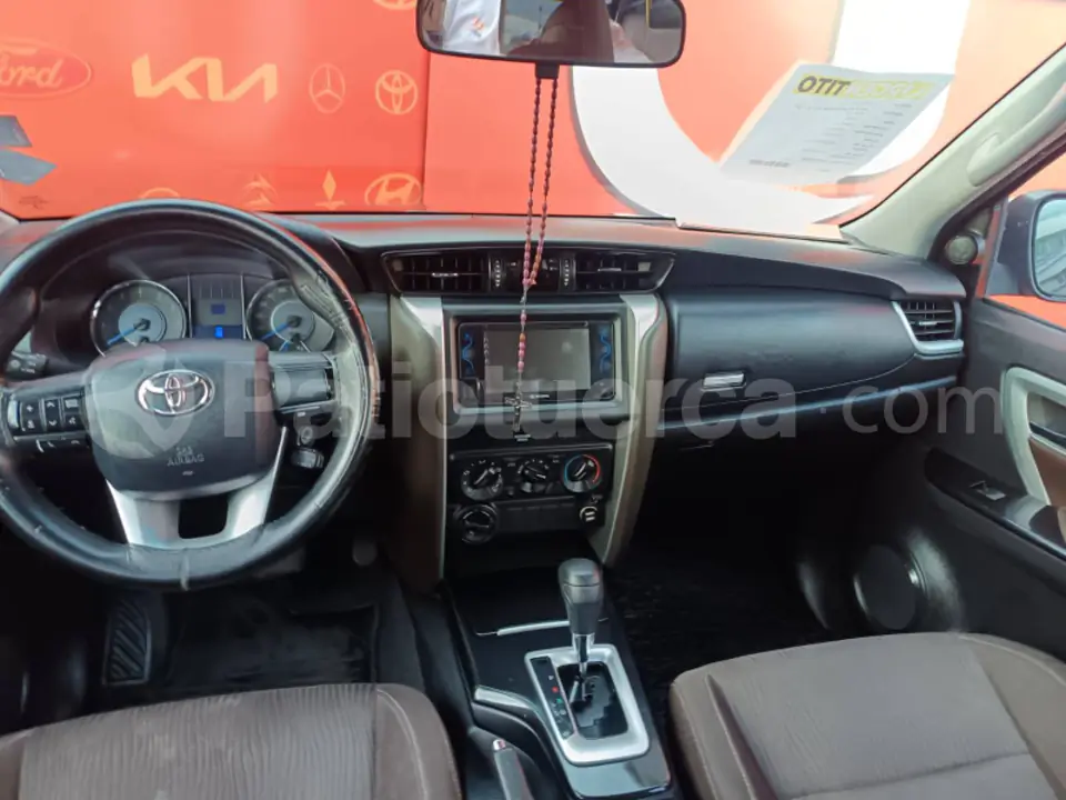Foto 7 de Toyota Fortuner 2.7
