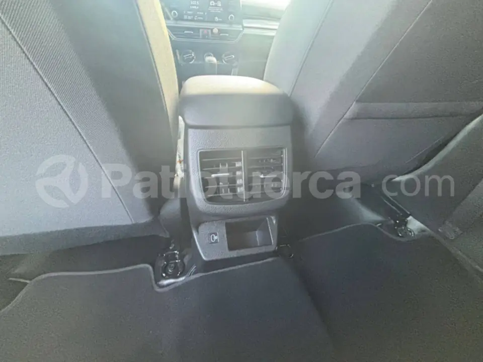 Foto 15 de Kia Seltos LX