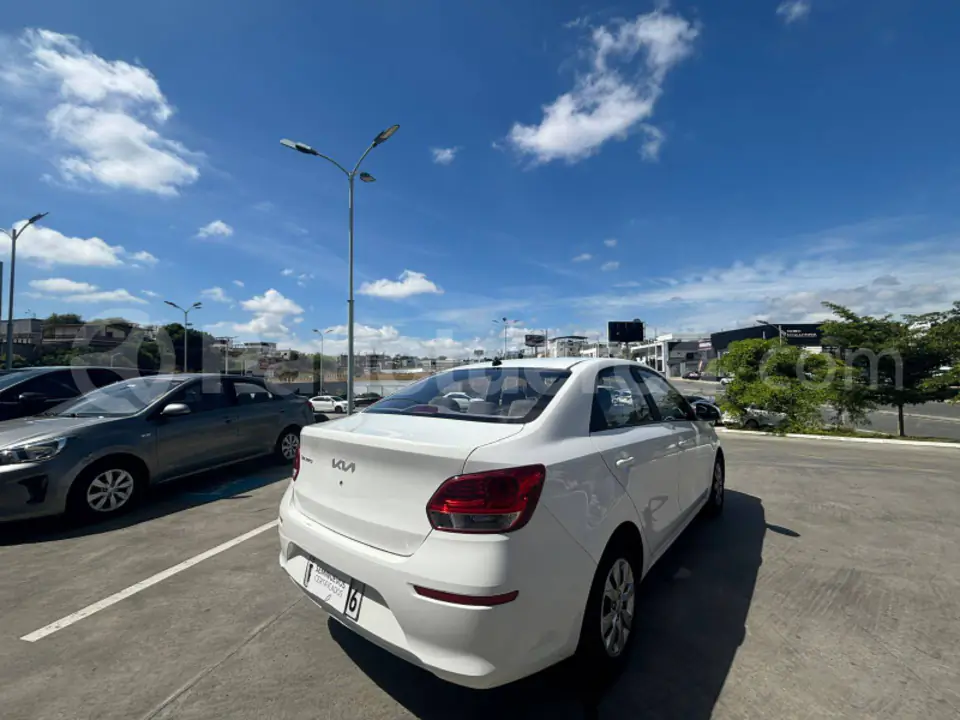 Foto 5 de Kia Soluto LX