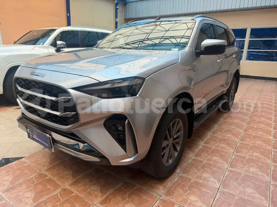 Foto 1 de Isuzu MU-X