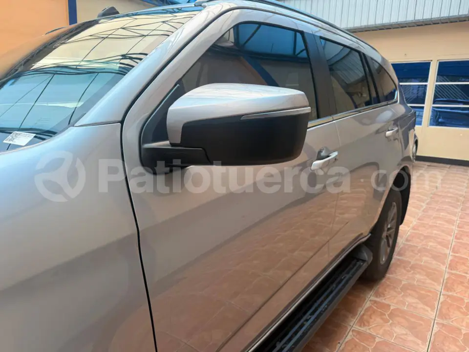 Foto 5 de Isuzu MU-X