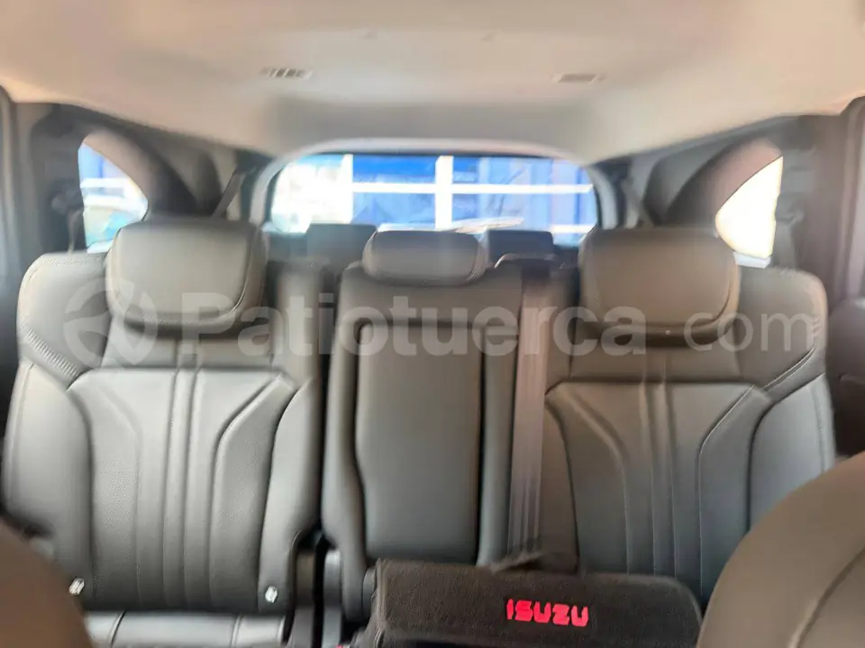 Foto 12 de Isuzu MU-X