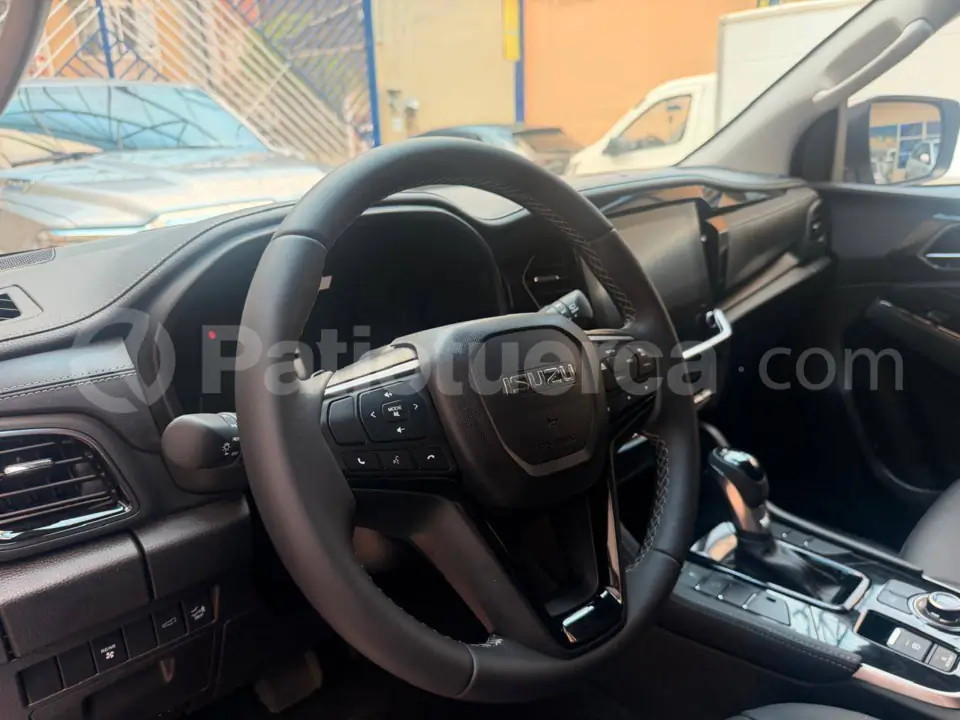 Foto 16 de Isuzu MU-X