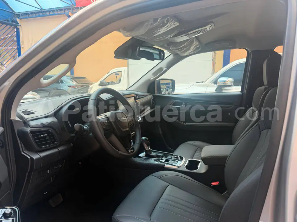 Foto 17 de Isuzu MU-X