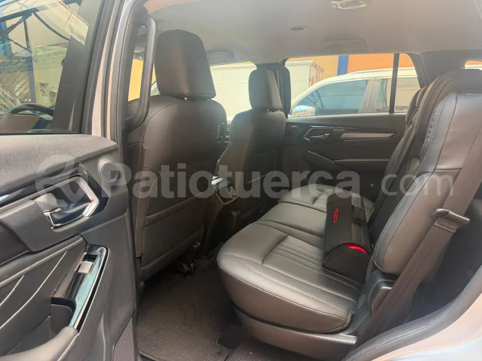 Foto 22 de Isuzu MU-X