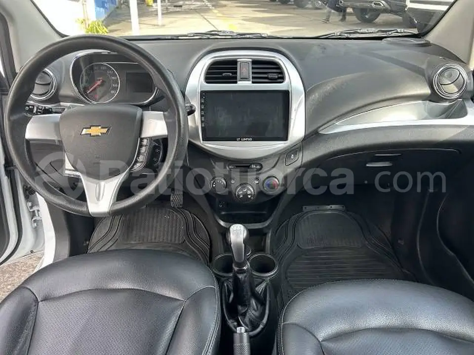 Foto 7 de Chevrolet Spark Premier