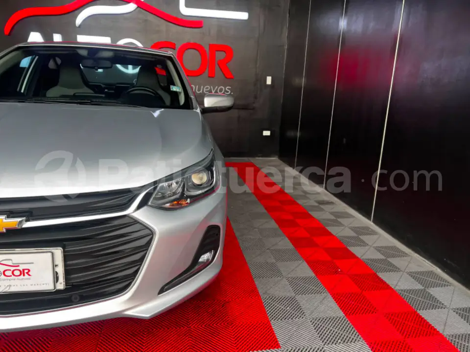 Foto 4 de Chevrolet ONIX