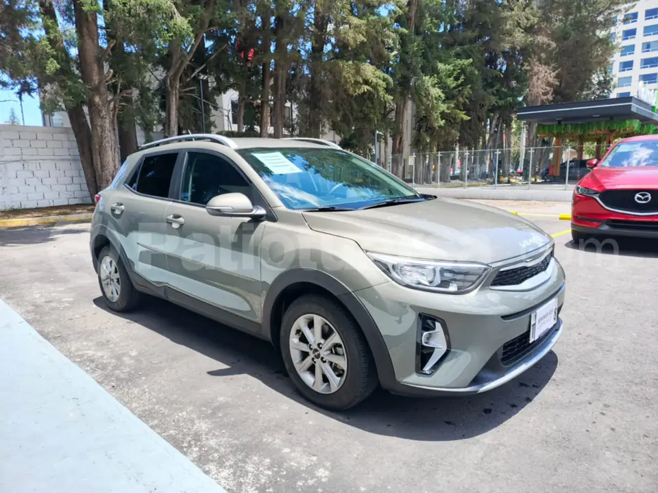 Foto 3 de Kia Stonic LX