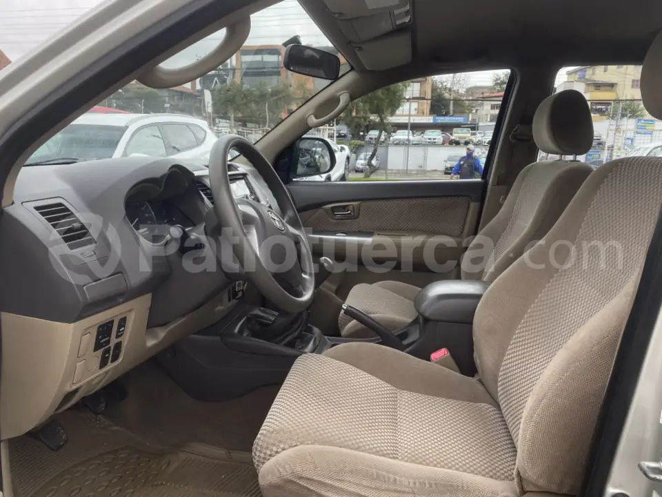 Foto 2 de Toyota Fortuner 2.7