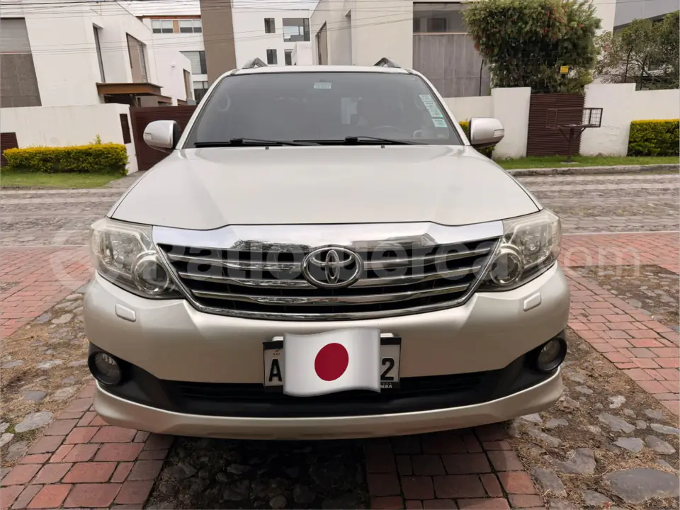 Foto 1 de Toyota Fortuner 4.0