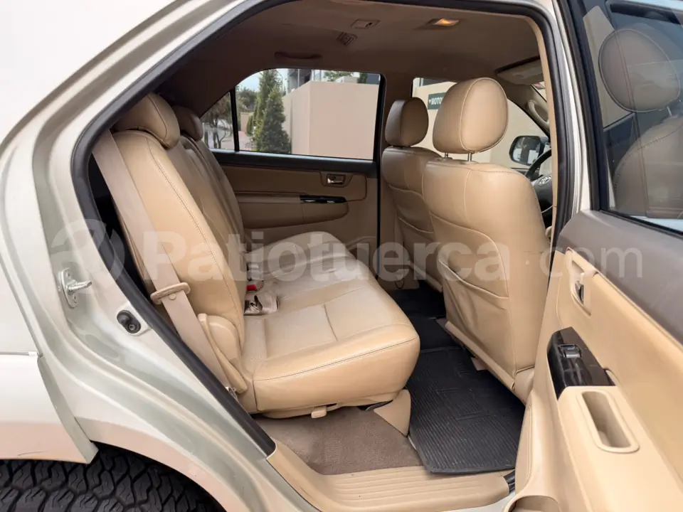 Foto 6 de Toyota Fortuner 4.0