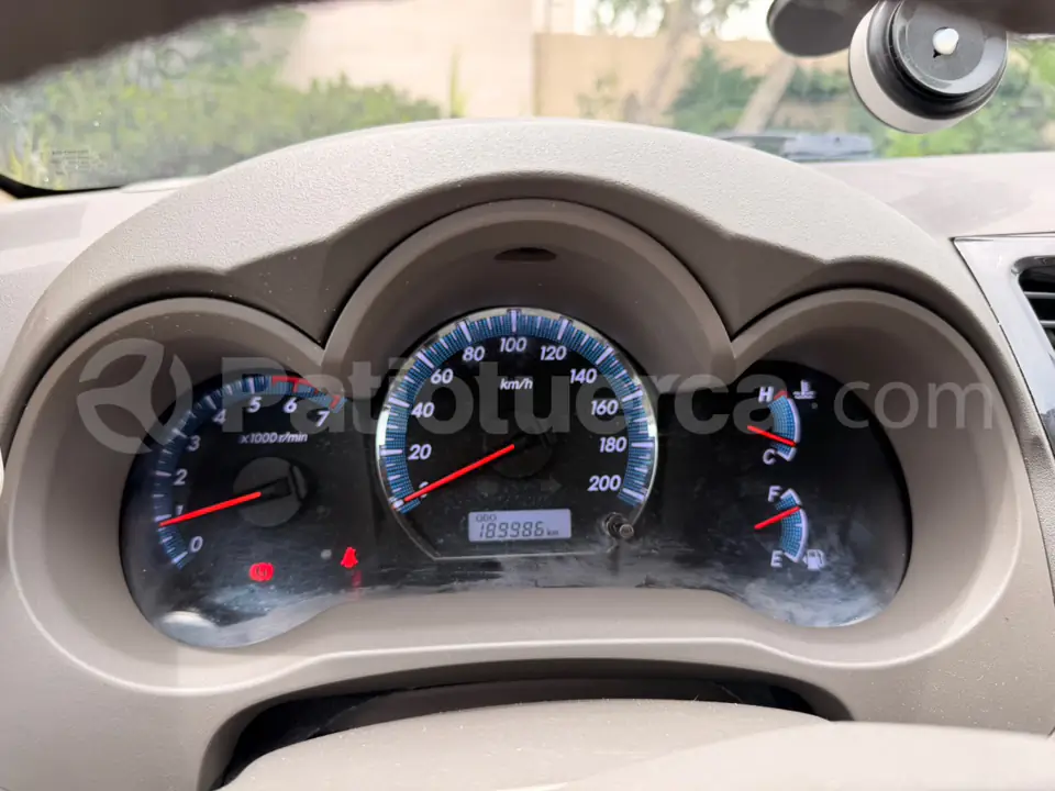 Foto 9 de Toyota Fortuner 4.0